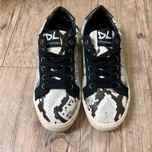 Dirty Laundry Sneakers, Women’s 7